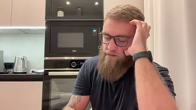 Bear bear  online show from November 28, 2025, 11:21 am