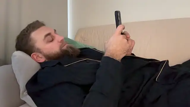 Bear bear  online show from February 25, 2026, 2:39 pm