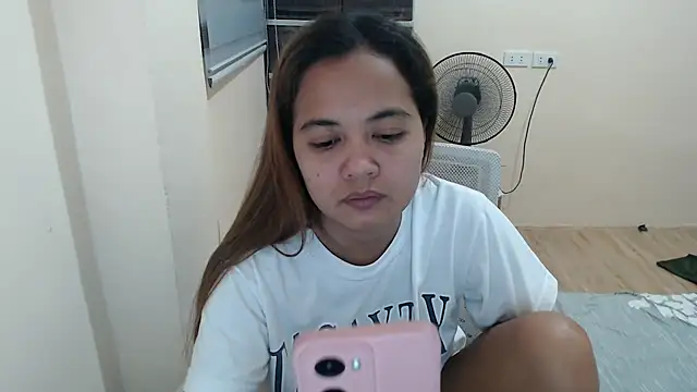 xTheLastVIRGINx online show from December 22, 2025, 2:17 pm