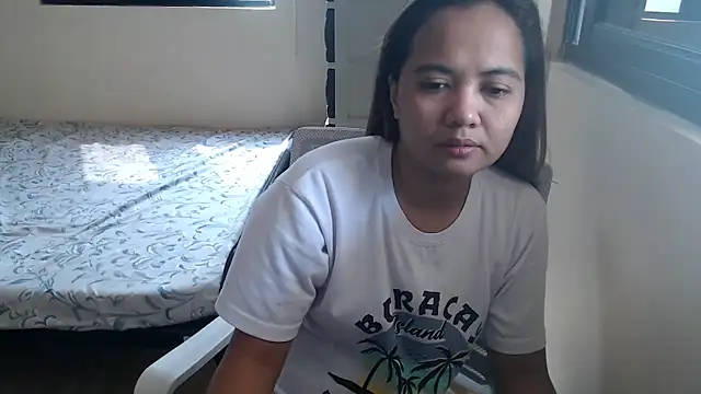 Snapshot of xTheLastVIRGINx chatting on October 4, 2025, 5:31 am xTheLastVIRGINx online show from October 4, 2025, 5:31 am