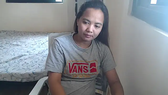 Snapshot of xTheLastVIRGINx chatting on October 7, 2025, 4:57 am xTheLastVIRGINx online show from October 7, 2025, 4:57 am