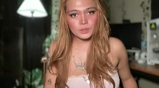 Snapshot of Claire_Brooke chatting on February 22, 2025, 7:25 pm Claire Brooke online show from February 22, 2025, 7:25 pm