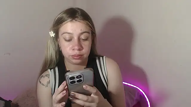 SweetSofty online show from November 16, 2025, 6:18 am