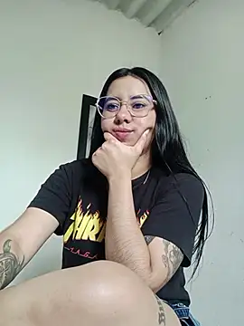 Snapshot of majo_rose chatting on November 7, 2025, 9:19 pm majo rose online show from November 7, 2025, 9:19 pm