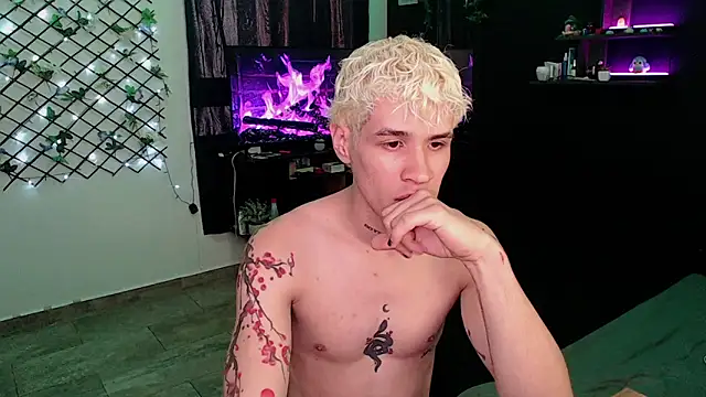 Snapshot of andybxby chatting on January 27, 2025, 9:00 pm andybxby online show from January 27, 2025, 9:00 pm