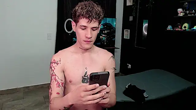 Snapshot of andybxby chatting on March 12, 2025, 9:13 pm andybxby online show from March 12, 2025, 9:13 pm