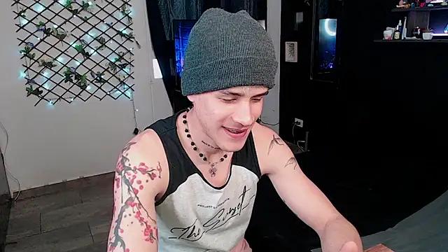 Snapshot of andybxby chatting on January 23, 2025, 8:24 pm andybxby online show from January 23, 2025, 8:24 pm