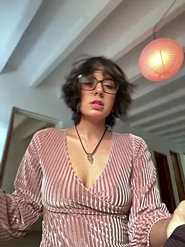 aurora xoxo online show from March 22, 2026, 8:10 pm