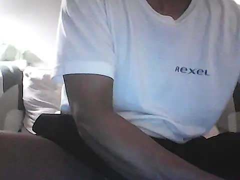 Snapshot of Malcomvs97 chatting on June 3, 2026, 12:00 am Malcomvs97 online show from June 3, 2026, 12:00 am