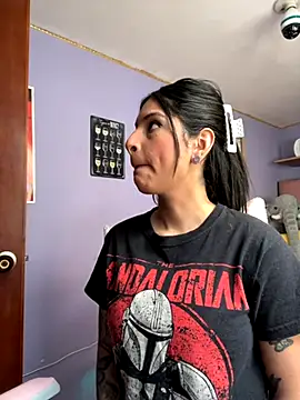 charlotte stevenss  online show from November 11, 2025, 3:40 pm