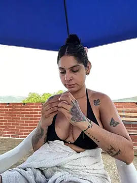 charlotte stevenss  online show from February 8, 2026, 12:25 pm