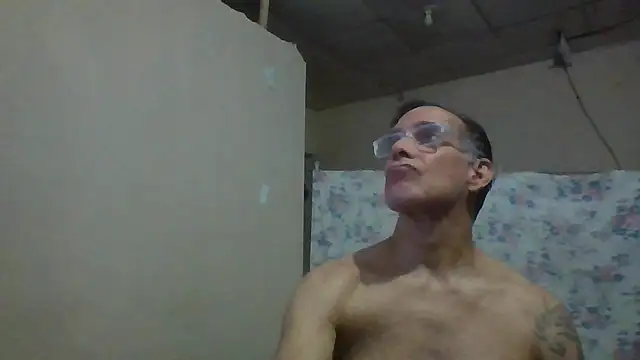 Snapshot of CaptainFox chatting on June 12, 2026, 12:52 am CaptainFox online show from June 12, 2026, 12:52 am