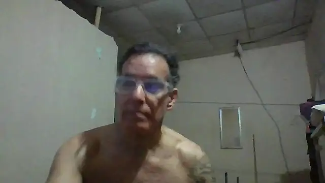 Snapshot of CaptainFox chatting on June 2, 2026, 11:16 pm CaptainFox online show from June 2, 2026, 11:16 pm