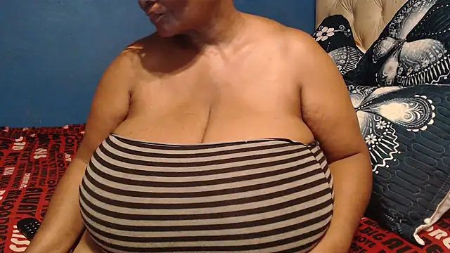 CUTEFIRMMELONSS online show from March 6, 2026, 8:48 pm