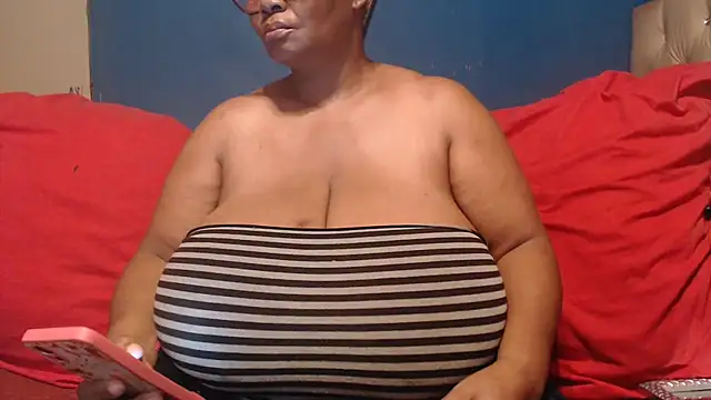 CUTEFIRMMELONSS online show from January 10, 2026, 3:35 am