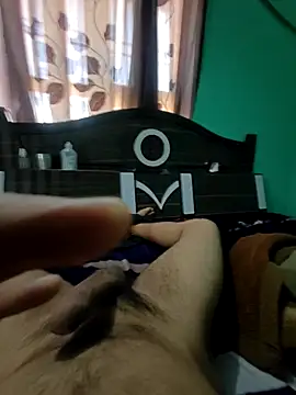 Snapshot of Deshilund9 chatting on April 10, 2026, 8:10 am Deshilund9 online show from April 10, 2026, 8:10 am