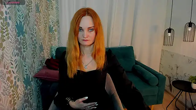 Snapshot of SaraSubtlety chatting on November 16, 2025, 1:27 pm SaraSubtlety online show from November 16, 2025, 1:27 pm