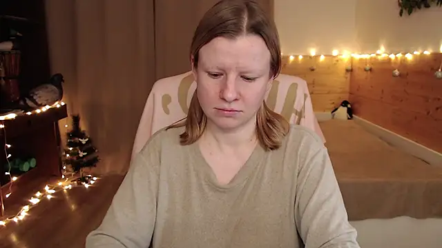 Snapshot of Exponent_5 chatting on February 3, 2025, 7:31 pm Exponent 5 online show from February 3, 2025, 7:31 pm