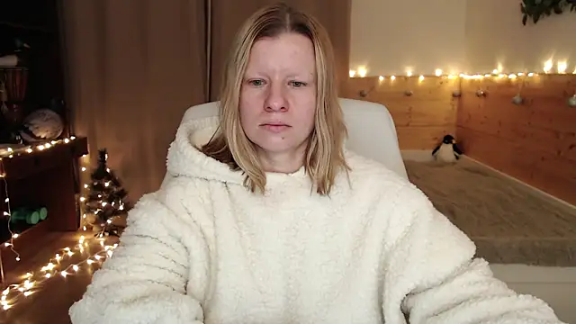 Snapshot of Exponent_5 chatting on December 18, 2024, 11:08 pm Exponent 5 online show from December 18, 2024, 11:08 pm