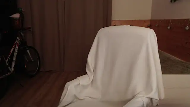 Snapshot of Exponent_5 chatting on December 4, 2024, 6:33 pm Exponent 5 online show from December 4, 2024, 6:33 pm