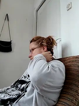 She-devilx online show from April 14, 2026, 12:21 pm