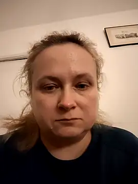 Snapshot of She-devilx chatting on October 22, 2025, 10:30 pm She-devilx online show from October 22, 2025, 10:30 pm