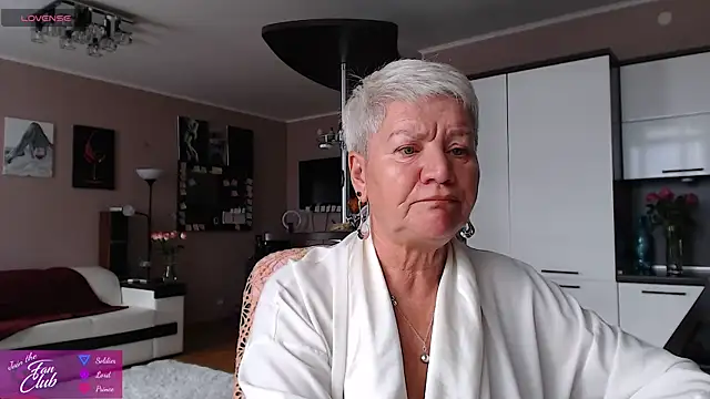 roxana brooks online show from August 4, 2026, 6:40 am