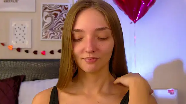 VirginieCruz online show from February 27, 2026, 5:29 am