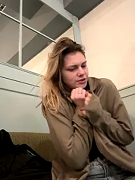 ValenciaShock online show from December 21, 2025, 6:48 am