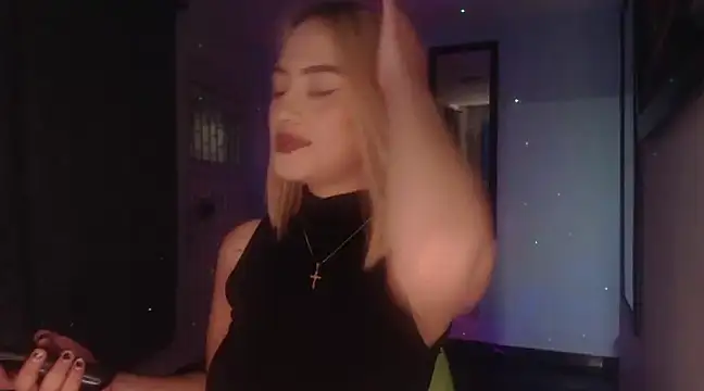 Snapshot of Sophi-tayson chatting on December 5, 2024, 2:26 am Sophi-tayson online show from December 5, 2024, 2:26 am