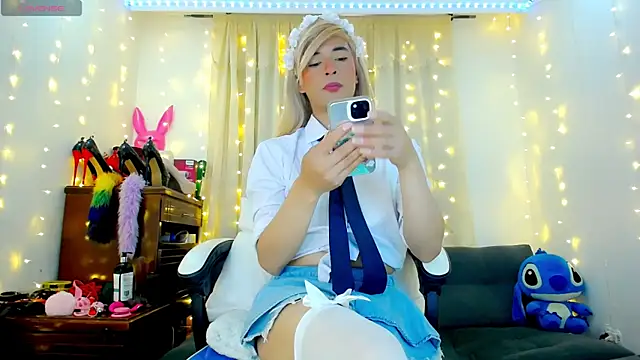 Aleexx    online show from March 27, 2026, 5:03 pm