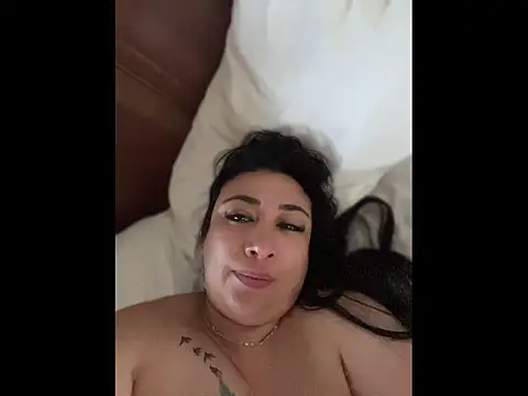 Karina Yang online show from April 12, 2026, 11:57 am