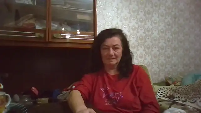 GypsiQueen2 online show from October 27, 2025, 4:30 pm