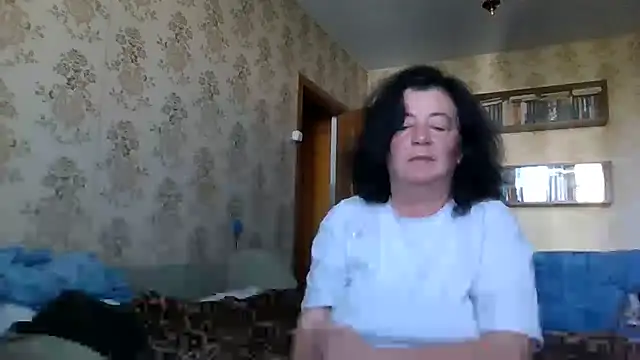 GypsiQueen2 online show from July 26, 2026, 6:53 am