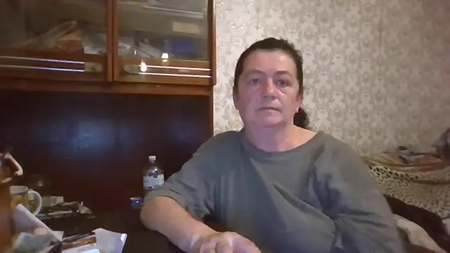 GypsiQueen2 online show from November 10, 2025, 4:34 pm