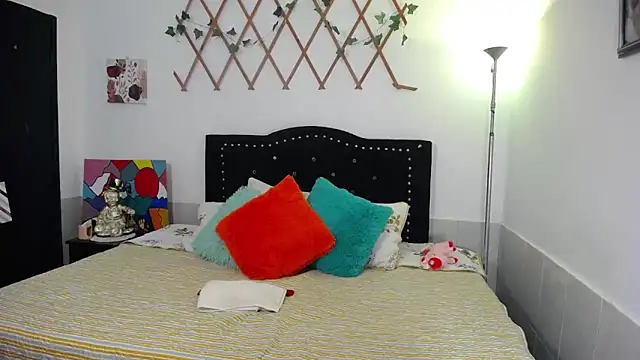 Snapshot of naughty_girl_4u chatting on May 17, 2026, 8:42 pm naughty girl 4u online show from May 17, 2026, 8:42 pm