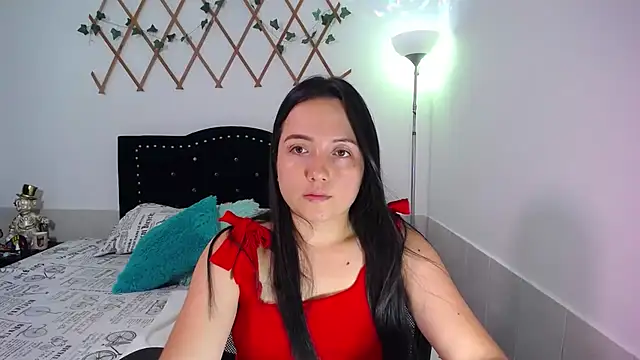 naughty girl 4u online show from December 14, 2025, 4:23 pm