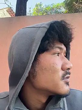 juniiorre online show from September 15, 2025, 8:04 am