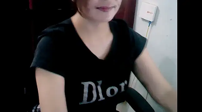 Snapshot of makemefallin chatting on January 13, 2025, 2:32 pm makemefallin online show from January 13, 2025, 2:32 pm