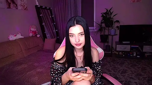   Malika   online show from November 9, 2025, 3:16 pm