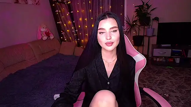   Malika   online show from November 28, 2025, 4:29 pm