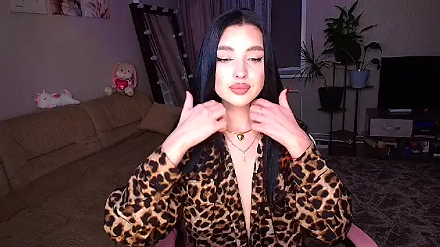 Snapshot of __Malika__ chatting on October 23, 2025, 3:10 pm   Malika   online show from October 23, 2025, 3:10 pm