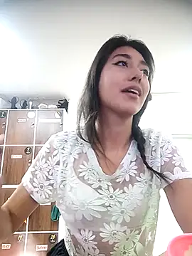 Snapshot of Scarlet_wd18 chatting on March 14, 2025, 8:38 pm Scarlet wd18 online show from March 14, 2025, 8:38 pm