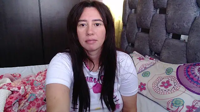 sara hott 1 online show from June 10, 2026, 2:29 pm