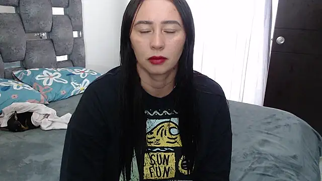 Snapshot of sara_hott_1 chatting on May 13, 2026, 3:19 pm sara hott 1 online show from May 13, 2026, 3:19 pm