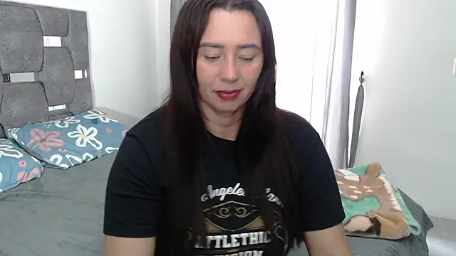 Snapshot of sara_hott_1 chatting on May 15, 2026, 7:45 pm sara hott 1 online show from May 15, 2026, 7:45 pm