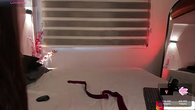 MERIDA TAYLOR online show from October 13, 2025, 2:07 pm