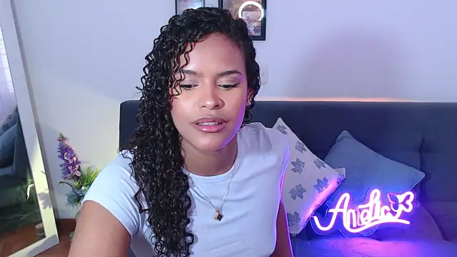 Snapshot of Amelia_bss chatting on February 11, 2025, 2:02 pm Amelia bss online show from February 11, 2025, 2:02 pm