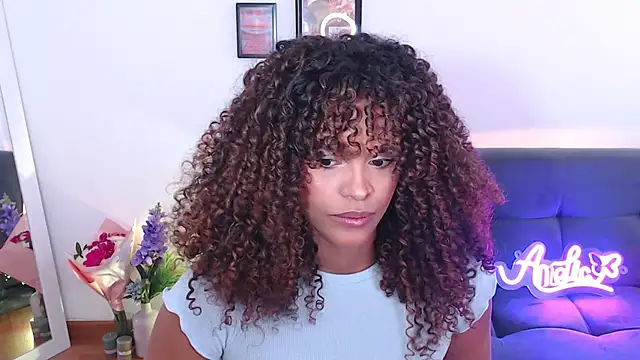 Snapshot of Amelia_bss chatting on February 17, 2025, 1:55 pm Amelia bss online show from February 17, 2025, 1:55 pm