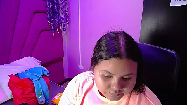 Snapshot of ValenTitis chatting on December 18, 2025, 8:34 pm ValenTitis online show from December 18, 2025, 8:34 pm